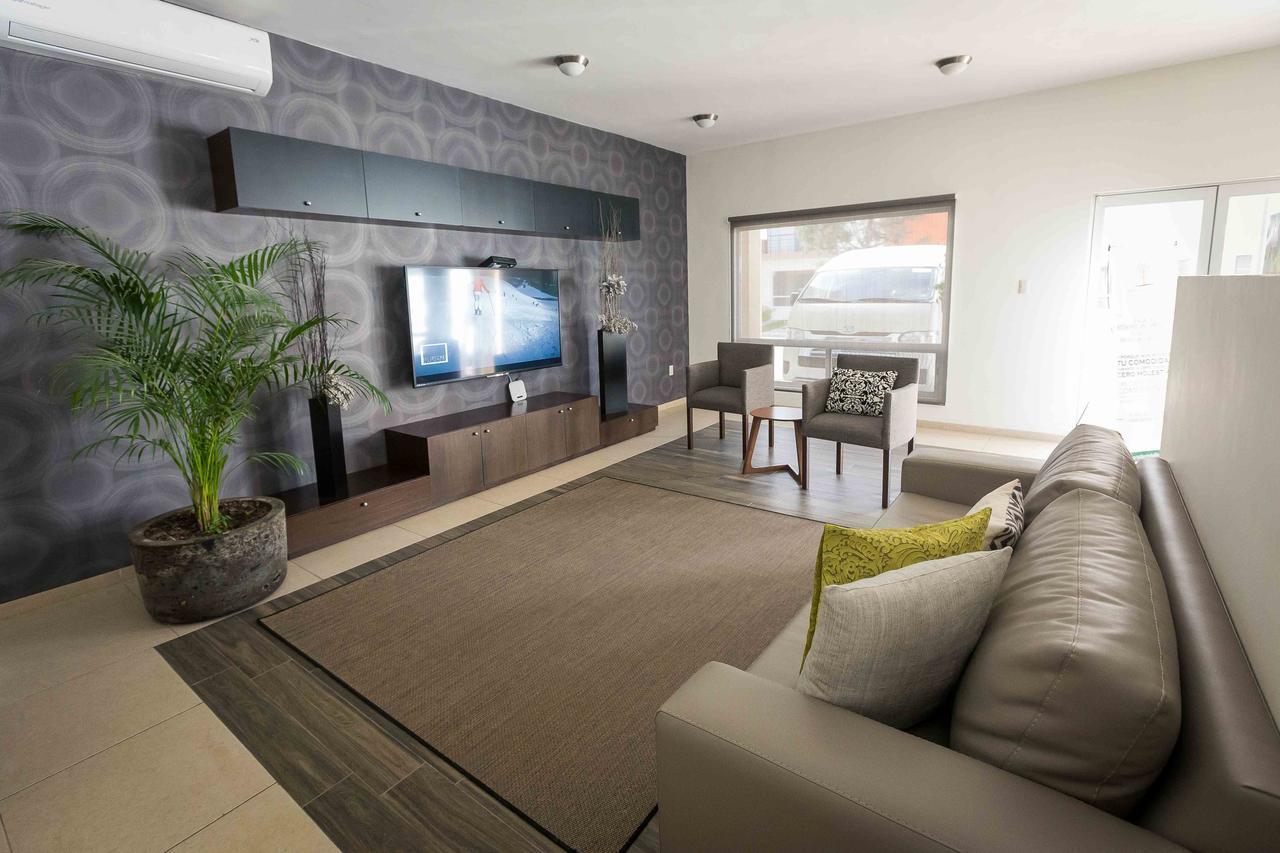 Redwood Zona Industrial Hotel 3*